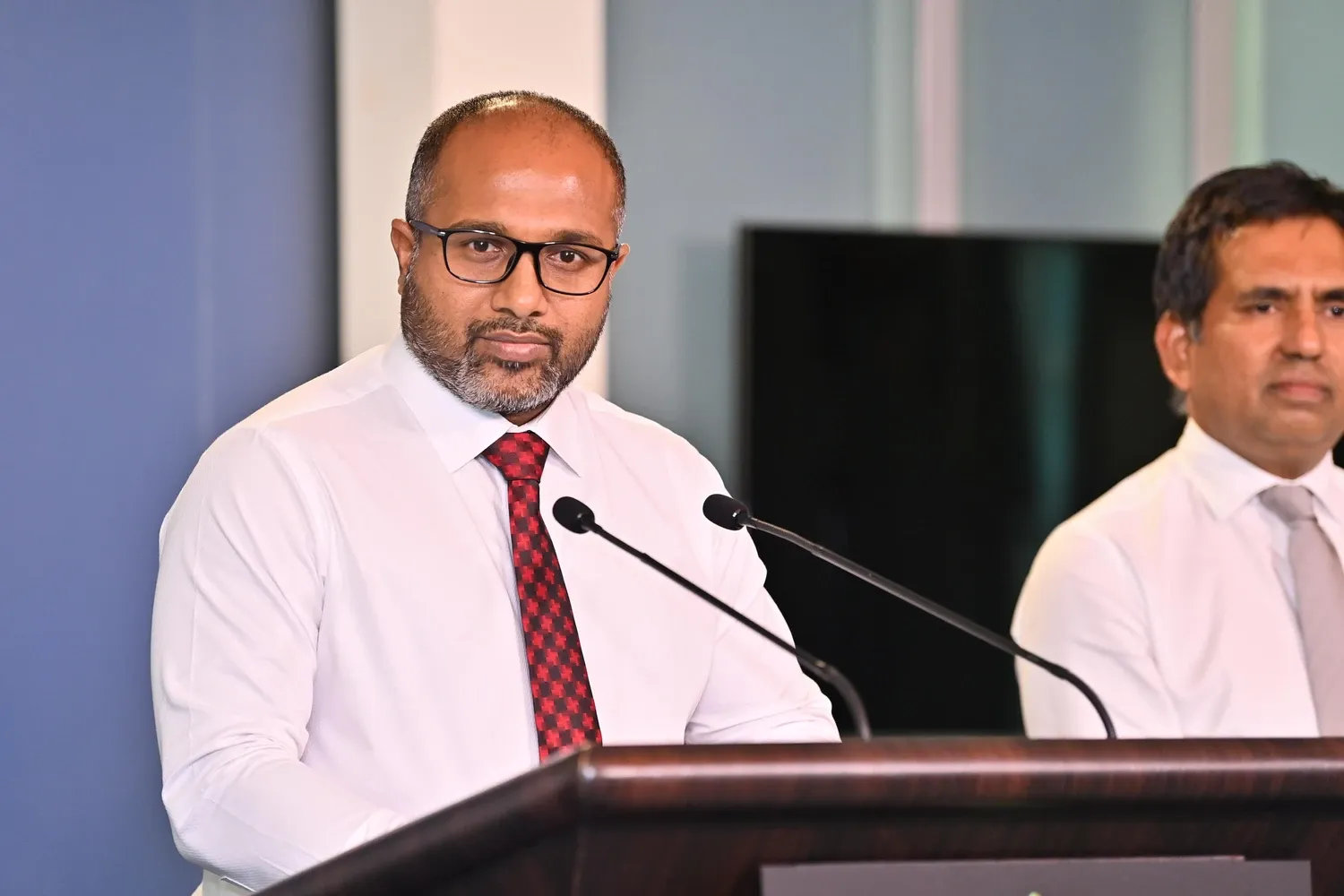 ދައުލަތުގެ މުދަލަކަށް އެއްވެސް މީހަކު ގައްދާރުވެފައި ވާނަމަ އެ މައްސަލަ ބަލާނަން: އިޙްސާން