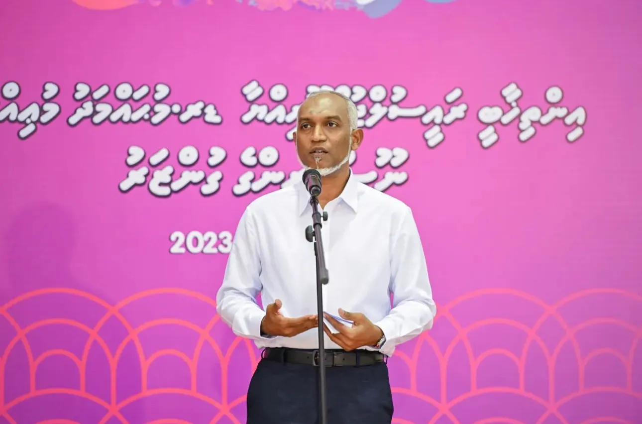 ރައީސް މުޢިއްޒު ނޫސްވެރިންގެ ގުންޒަރުގައި ވާހަކަ ދައްކަވަނީ