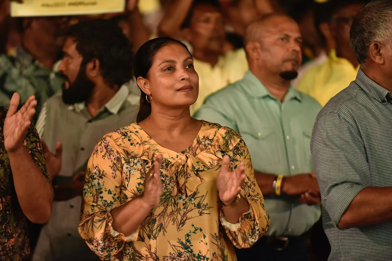 މިނިސްޓަރު ރަނގަޅުކަމަށް ވިދާޅުވި އަރަބިއްޔާ ބާ އިމާރާތުގެ ތަނބުތައް ހަލާކުވެ ކޮންކްރީޓް ފައިބަނީ