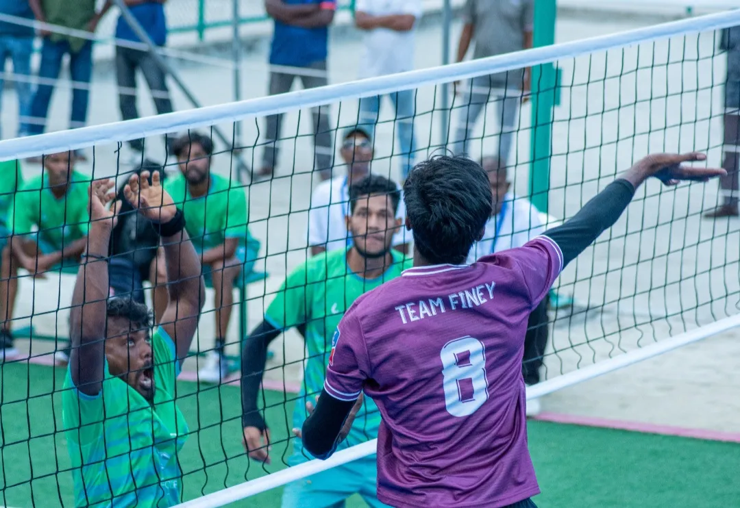 ސީދާ ތިން ސެޓުން މާފަހި ބަލިކޮށް ފިނޭ އިން ސެމީގެ ފުރުސަތު ބޮޑުކޮށްފި