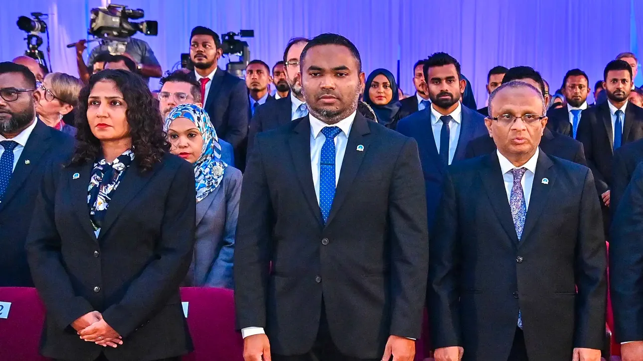 ސަސްޕެންޑްކޮށްފައިވާ ސުޕްރީމް ކޯޓުގެ ތިން ފަނޑިޔާރުން - (ފޮޓޯ/ ރައީސް އޮފީސް)
