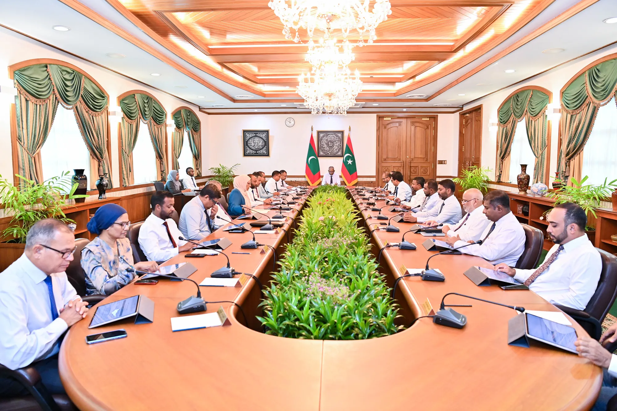 ސަރުކާރުގެ ކެބިނެޓް ބައްދަލުވުމެއް - ފޮޓޯ: ރައީސް އޮފީސް