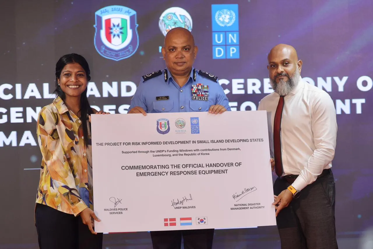 During the handover ceremony of emergency response equipment (Photo/Maldives Police)