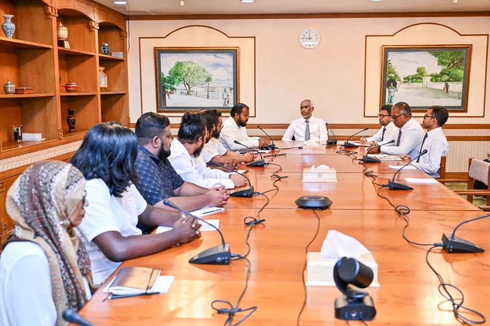 President Dr. Muizzu meeting the Taxi Drivers’ Association (Photo/President's Office)