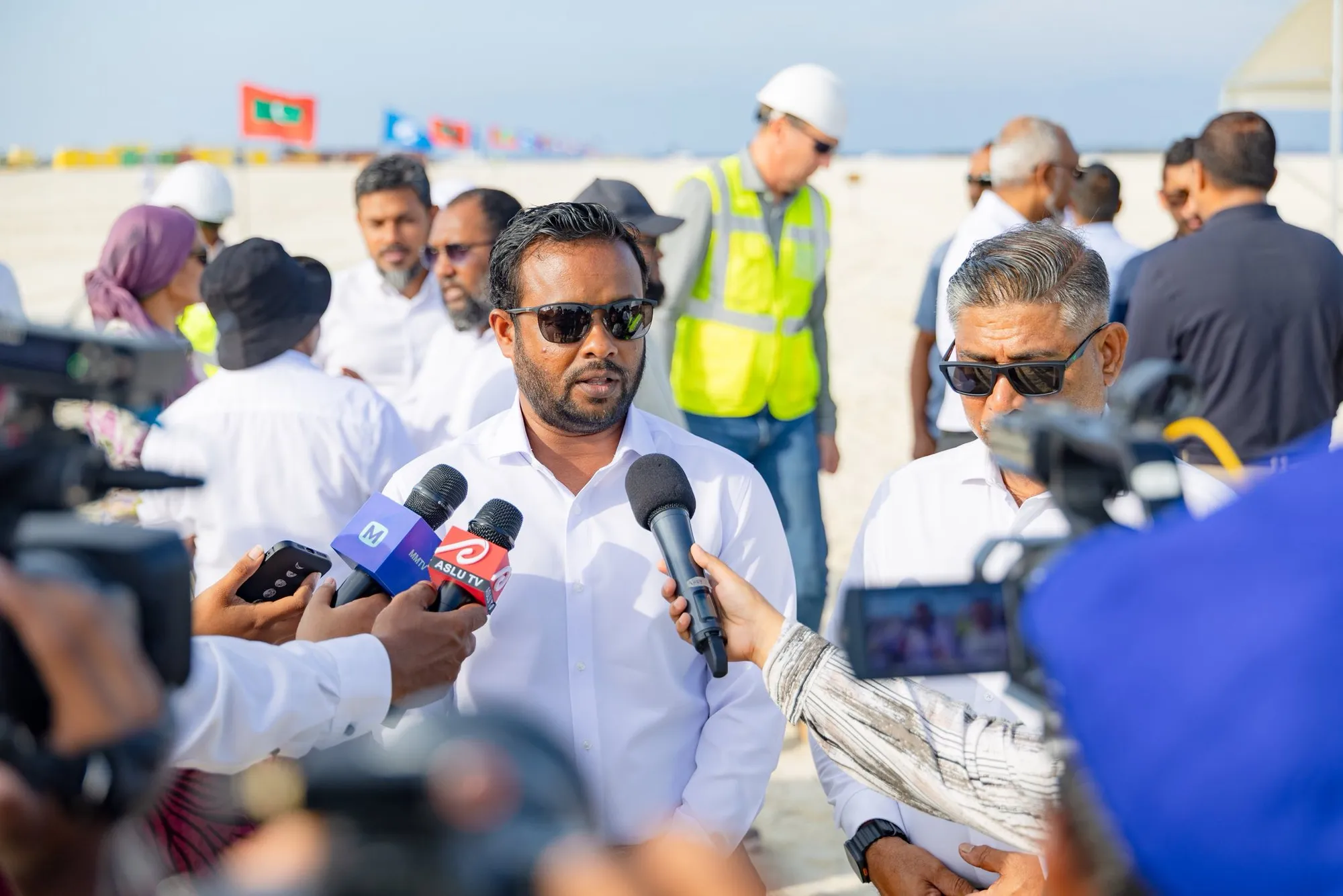 ގެދޮރުވެރިކަމާބެހޭ ވަޒީރު ޑރ. އަބްދުﷲ މުއްޠަލިބު