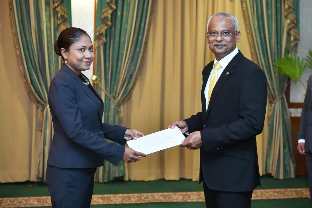 ޝަރުއީ ދާއިރާގެ މުވައްޒަފުންނަށްވެސް ސިޔާސީ ހަރަކާތުގައި ބައިވެރި ވެވޭގޮތަށް އުސޫލު ބަދަލުކޮށްފި