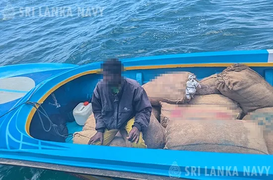 ވަގަށް ބޭރުކުރަން އުޅުނު ހުއިފިލަނޑާތަކެއް ލަންކާ ސިފައިން އަތުލައިގެންފި