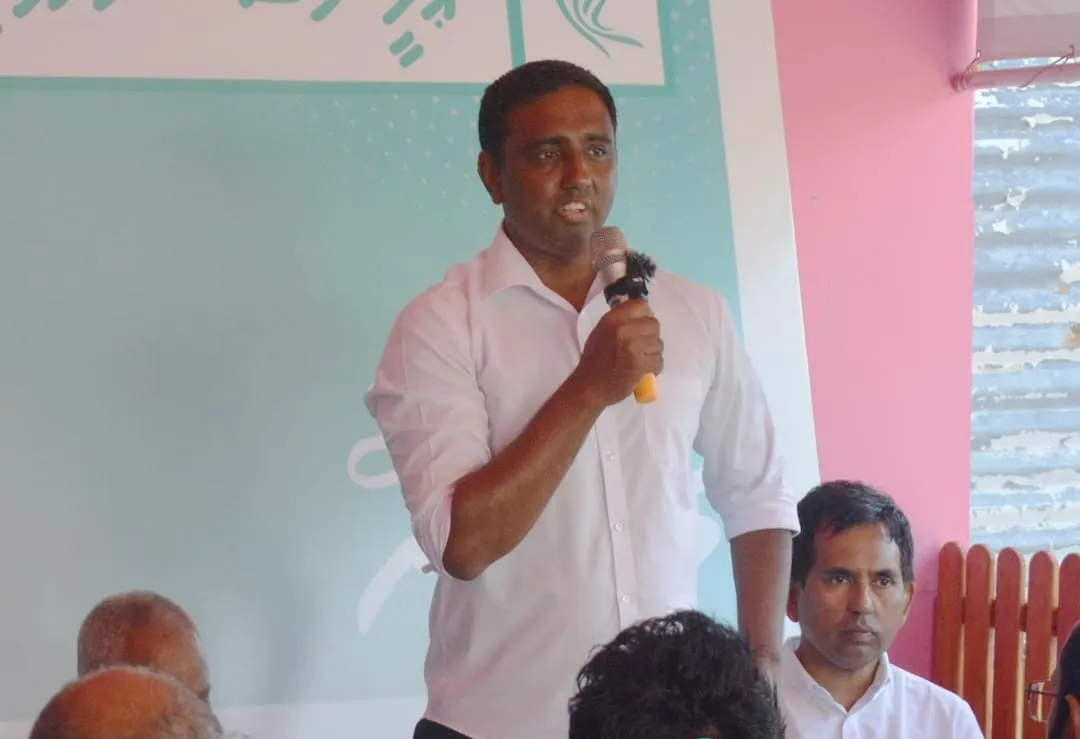 ހޯރަފުށީދާއިރާ އަށް ވާދަކުރައްވާ ސަރުކާރު ކެންޑިޑޭޓް އަލީ މޫސަ