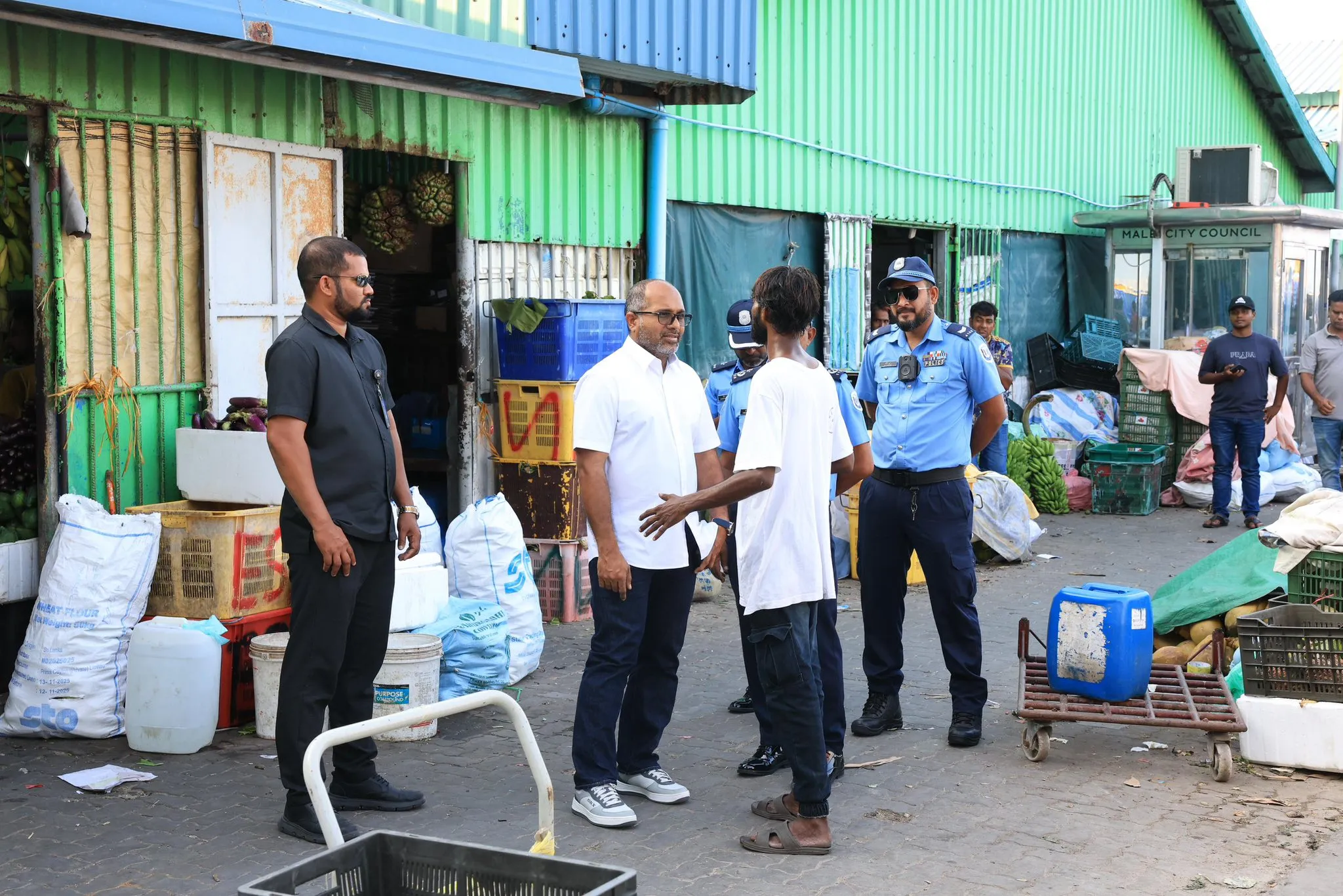  "ވޯކް އެންޑް ޓޯކް" ހަރަކާތެއް ފުލުހުން ކުރިޔަށް ގެންގޮސްފި