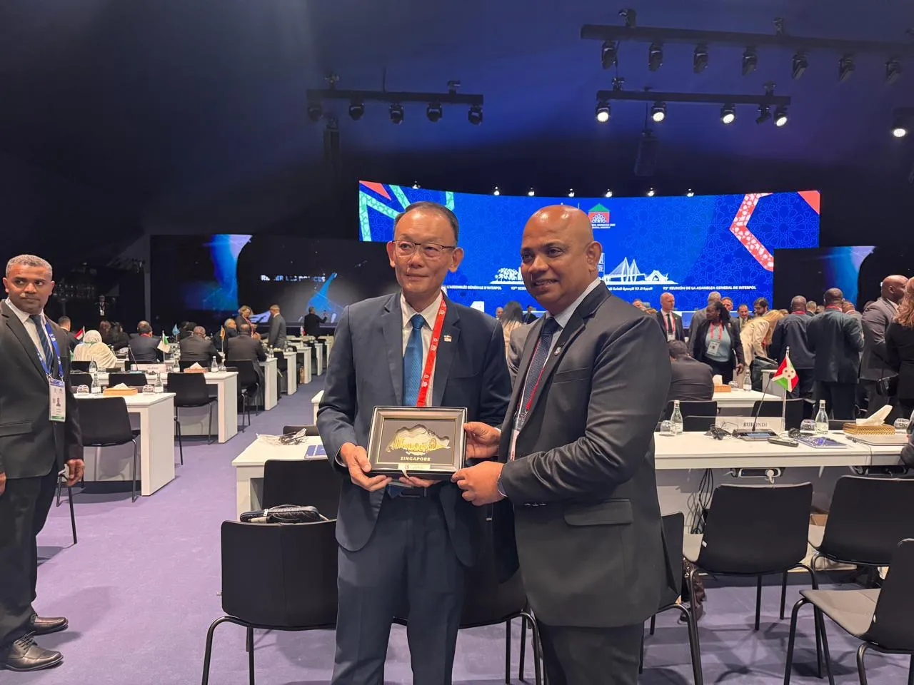 ބައިނަލްއަގުވާމީ ގުޅުންތައް ބަދަހިކުރެއްވުމަށް ކޮމިޝަނަރ އޮފް ޕޮލިސް އިސްމާޢީލް ނަވީން ގޮވާލައްވައިފި