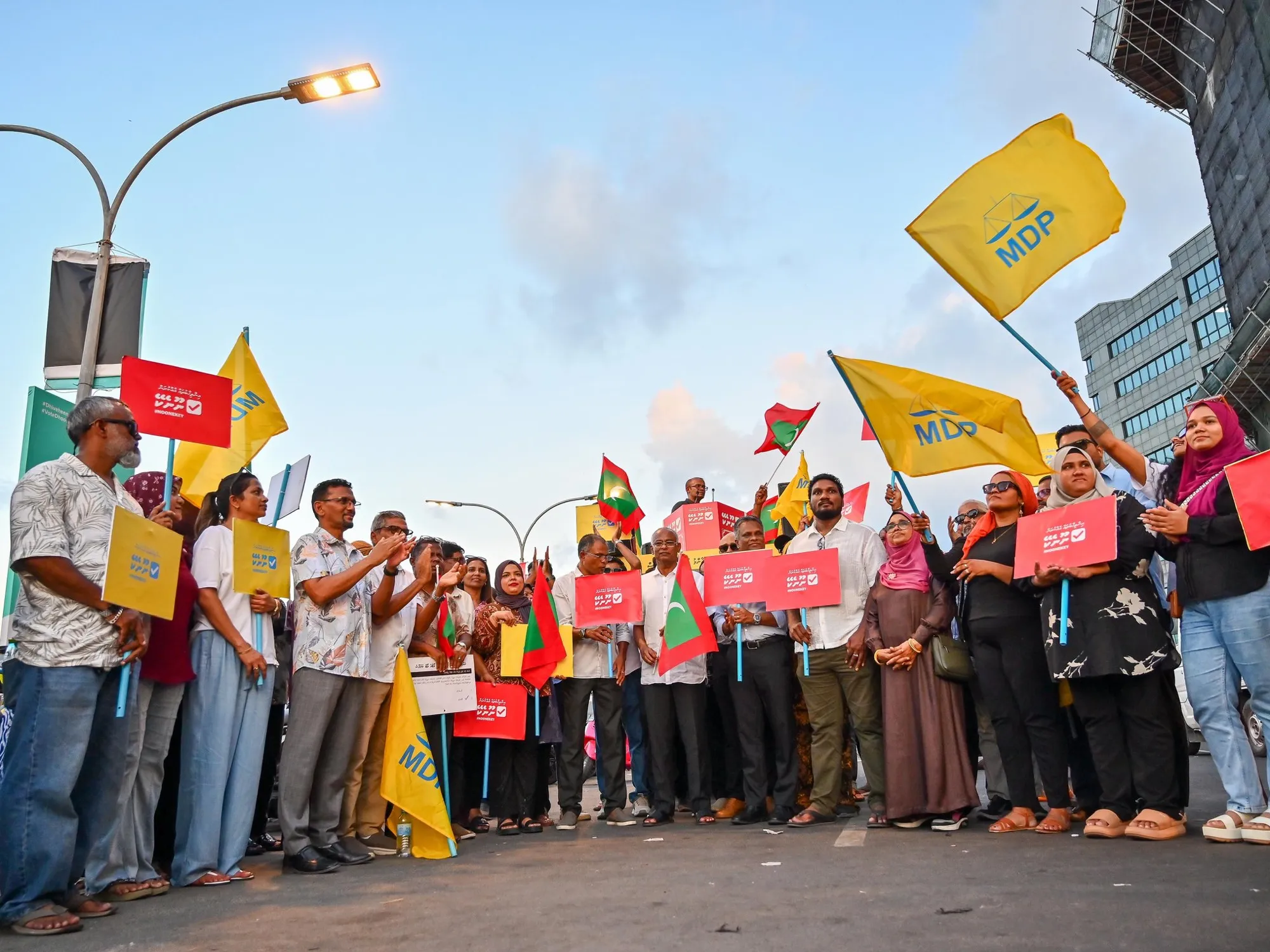 އިންތިހާބުގެ ކެމްޕެއިން ނިންމަން އެމްޑީޕީން ބާއްވާ ބޮޑު ހިނގާލުން މިއަދު ހަވީރު