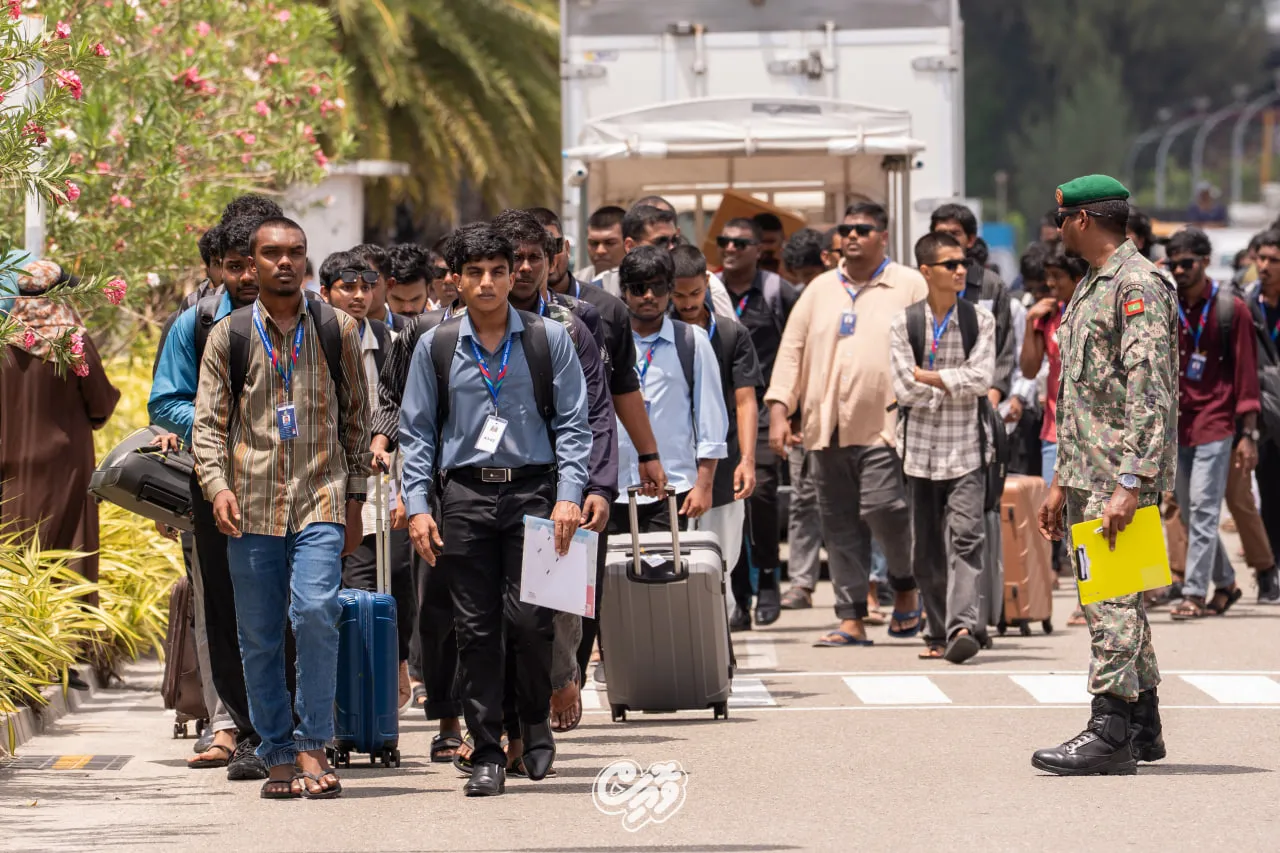 ދިވެހި ވަޠަނީ ޚިދުމަތުގެ  4 ވަނަ ބެޗްގެ ދަރިވަރުން، އަސާސީ ތަމްރީންތަކަށް ފުރުން