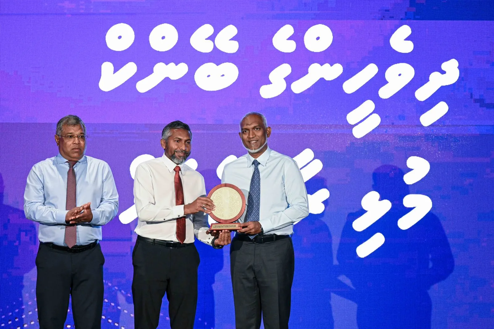 ބީއެމްއެލްގެ ކޯޕަރޭޓް ކެމްޕޭން "ދިވެހީންގެ ބޭންކް - މުޅި ރާއްޖެއަށް" އިފްތިތާހުކުރުން -- ފޮޓޯ: ރައީސް އޮފީސް