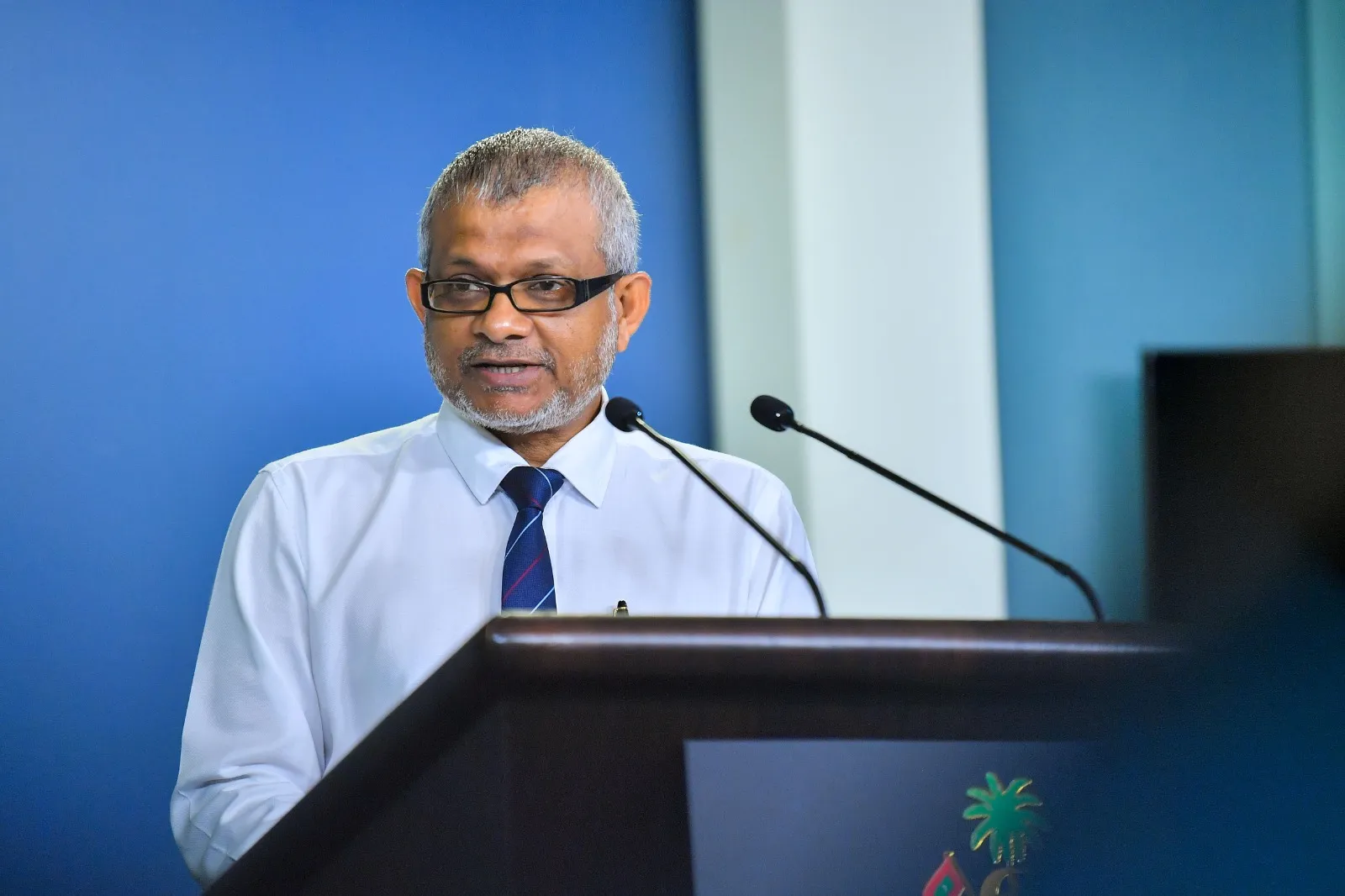 ރައީސް މުޢިއްޒު، ޔާމީނާއި ބައްދަލު ނުކުރައްވަނީ އެއީ ޤާނޫނީ ގޮތުން ރަނގަޅުކަމެއް ނޫންވީމާ: ޝަހީބު