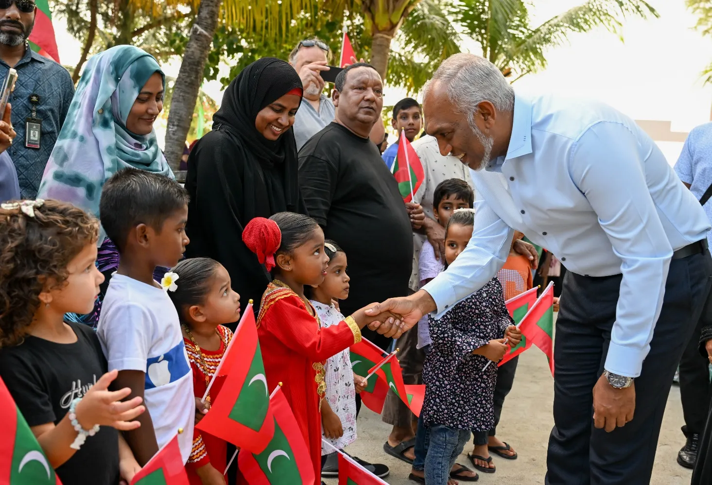 ގުޅިއަށް ކުރެއްވި ދަތުރުފުޅަށްފަހު ރައީސް، ޑރ.މުއިއްޒު މާޅެ ވަޑައިގެންފި