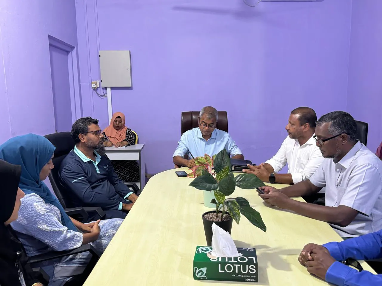 ވޭމަންޑޫގެ ކުނި މެނޭޖްކުރުމާއި ގުޅޭގޮތުން މަޝްވަރާކުރައްވައިފި