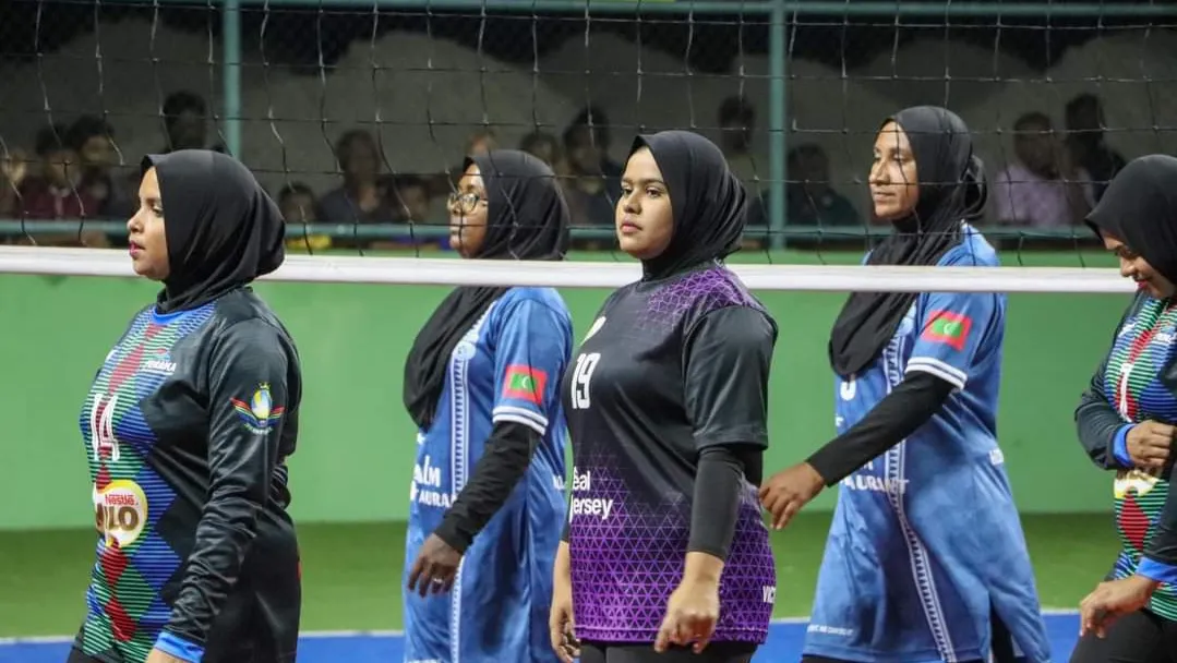 ފަސޭހަކަމާއި އެކު ސީދާ ތިން ސެޓުން ފެނަކަ ބަލިކޮށް ޕޮލިސް ޓީމުން ފެށުން ރަނގަޅުކޮށްފި
