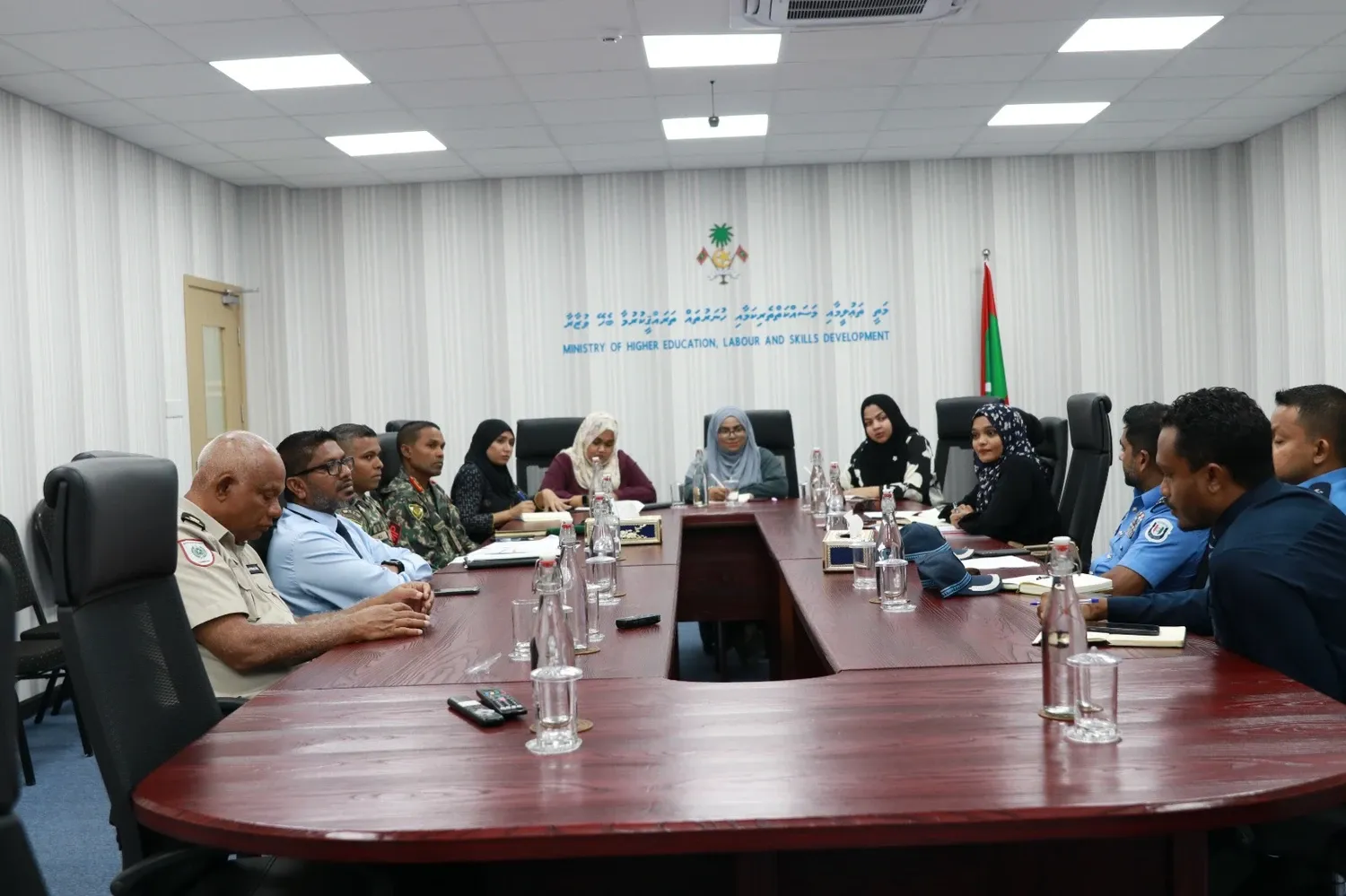 75 އަހަރު ވަންދެން ދަޢުލަތުގެ ވަޒީފާގައި ދެމިހުރުމުގެ ފުރުސަތު