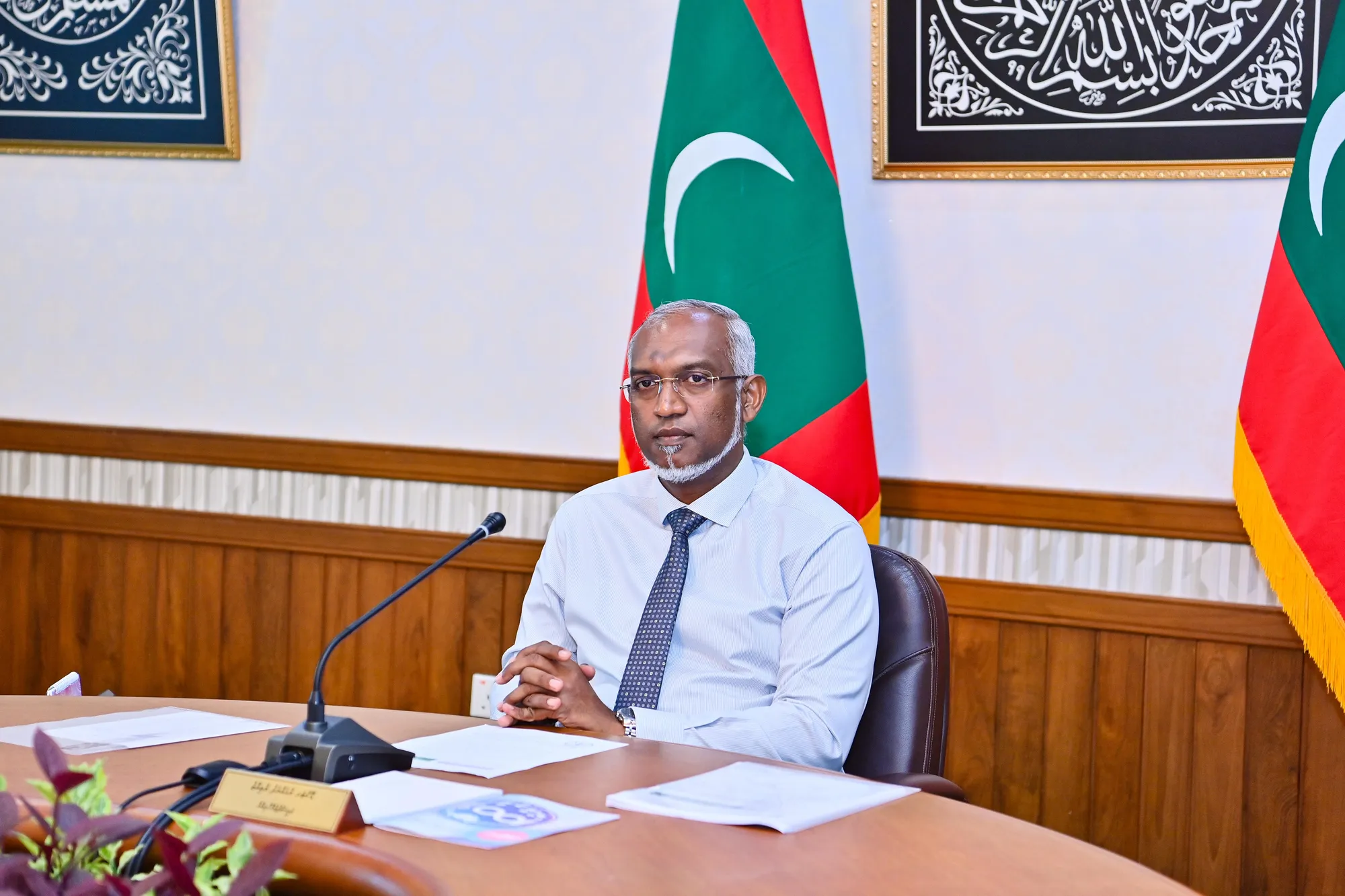 ރައީސް ޑރ.މުޢިއްޒު - ފޮޓޯ: ރައީސް އޮފީސް