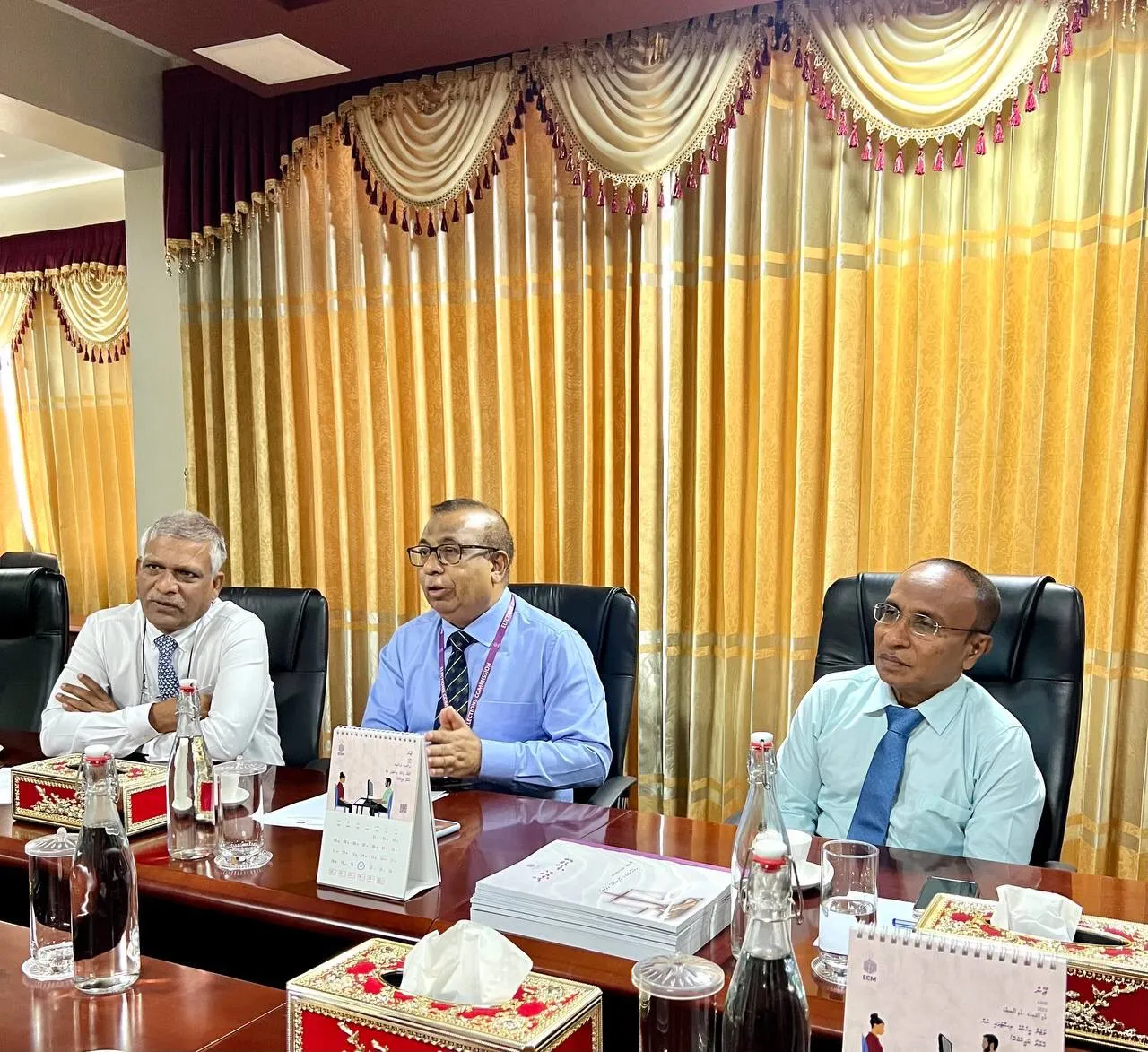 ހުވައެއް ކުރައްވައި، މުސާރަ ނަންގަވަމުން، ޖަލްސާއަށް ނާދެވޭނެއޭ ނުބުނެވޭނެ؛ އޮތް އޮޕްޝަނަކީ އިސްތިއުފާ ދެއްވުން: ފުއާދު