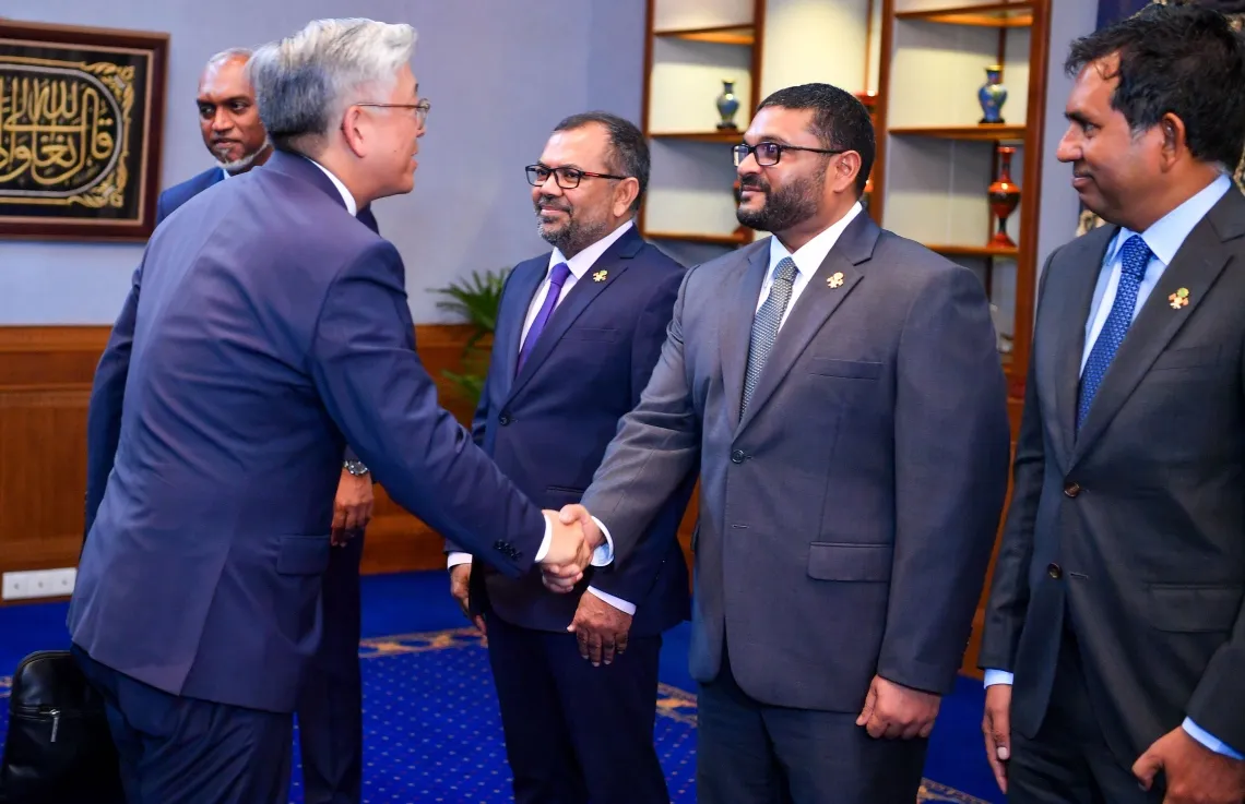 ރާއްޖޭގެ ކަނޑުގެ ސަރަހައްދު ބަލަހައްޓަން އެމެރިކާއިން އުޅަނދުތަކެއް ދެނީ