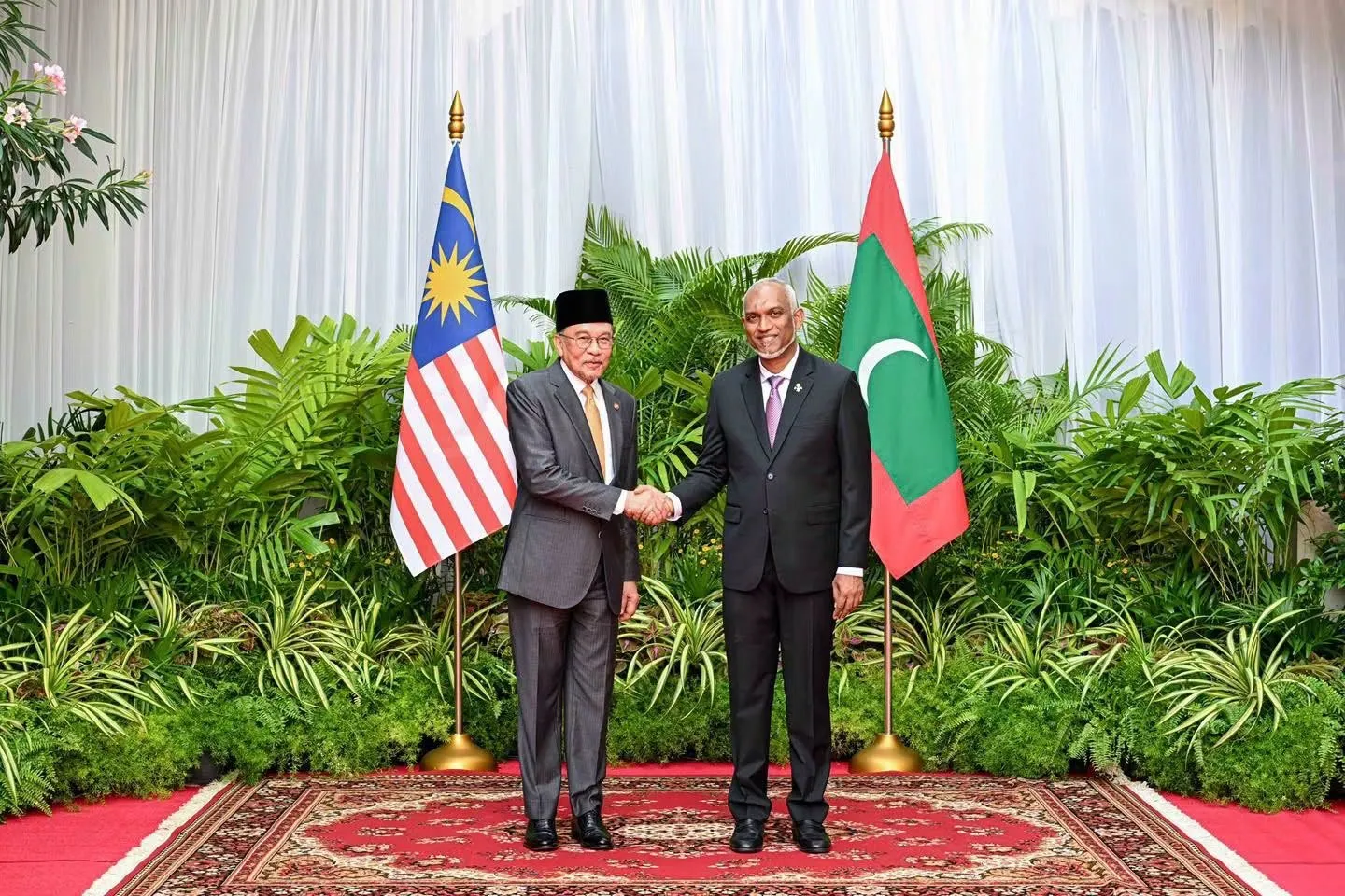 މެލޭޝިޔާގެ ބޮޑުވަޒީރުގެ ދަތުރުފުޅަކީ ދެ ޤައުމުގެ ގުޅުމުގެ އައު ބާބެއް: ރައީސް ޑރ. މުޢިއްޒު