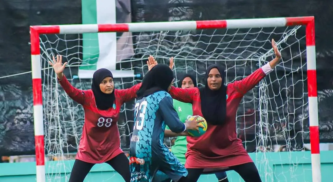އިނގުރައިދޫ އަތުން މޮޅުވެ، އަނގޮޅިތީމުން ފައިނަލުގެ ޖާގައެއް ކަށަވަރުކޮށްފި