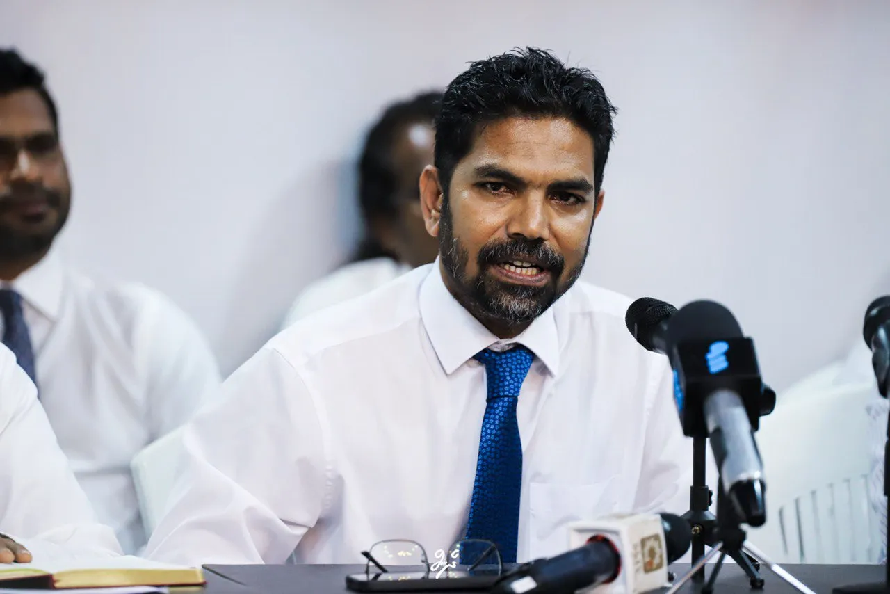 ޖޯކު ޖެހިޔަސް އެމްޑީޕީއަކީ ރައީސް ނަޝީދު: ޝިފާޒު