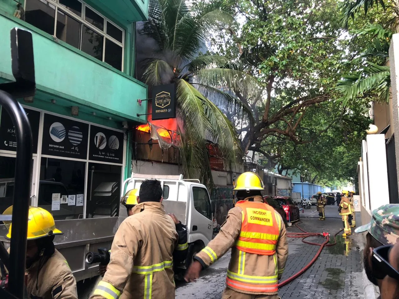 ހައުސް ޕްލާޒާ ގޭގައި ރޯވި ބޮޑު އަލިފާންގަނޑު ކޮންޓްރޯލްކޮށްފި