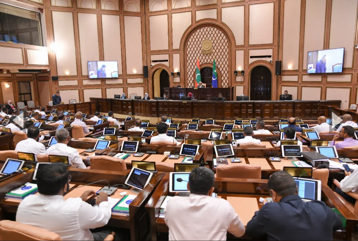 މަޖިލީހުގެ ޖަލްސާއެއްގެ ތެރެއިން: ފޮޓޯ/ މަޖިލިސް