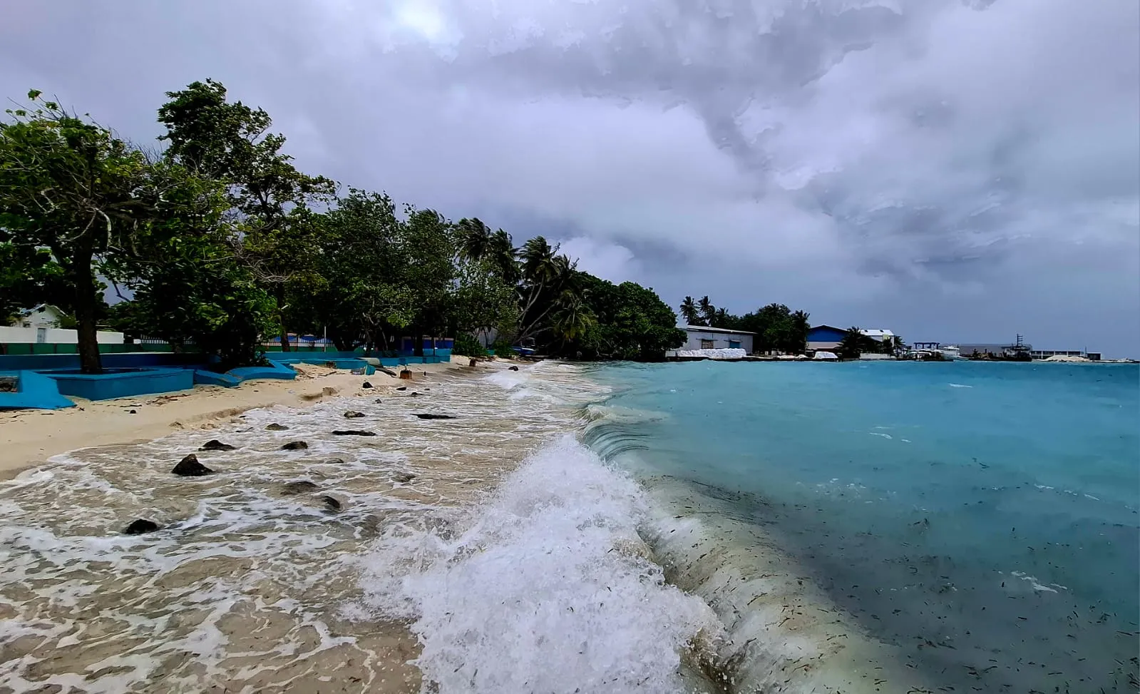 މުޅި ރާއްޖެއަށް އުދައިގެ އިންޒާރާއެކު ހުދު ސަމާލު ނެރެފި