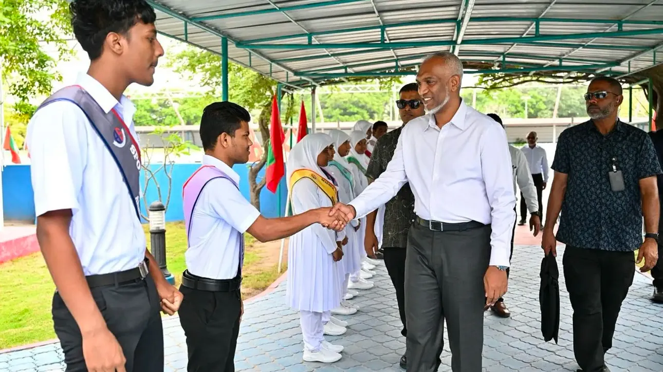 ހުރިހާ ސްކޫލެއް އޭސީކުރުމުގެ މަޝްރޫޢު ސެޕްޓެމްބަރު މަހަށް ނިންމާނަން: ރައީސް މުޢިއްޒު