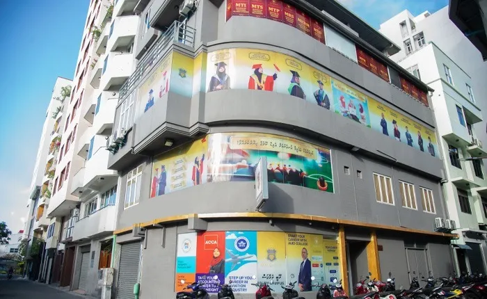ރަޖިސްޓަރީ ނުކުރާ ދަރިވަރުންތަކަކަށް އެވިޑް ކޮލެޖުން ސަނަދު ދޫކުރި މައްސަލައެއް