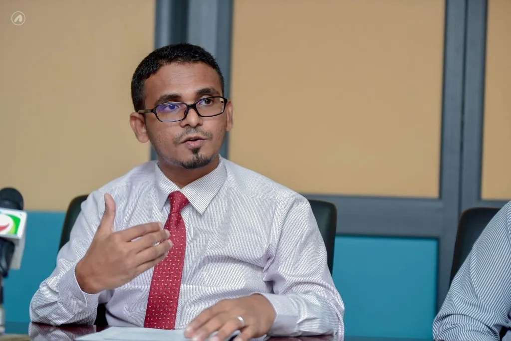 ގަވަރުނަރު ކަމަށް ފިނޭންސް މިނިސްޓަރުގެ އެޑްވައިޒަރު މުނައްވަރު އައްޔަންކުރަން ފާސްކޮށްފި