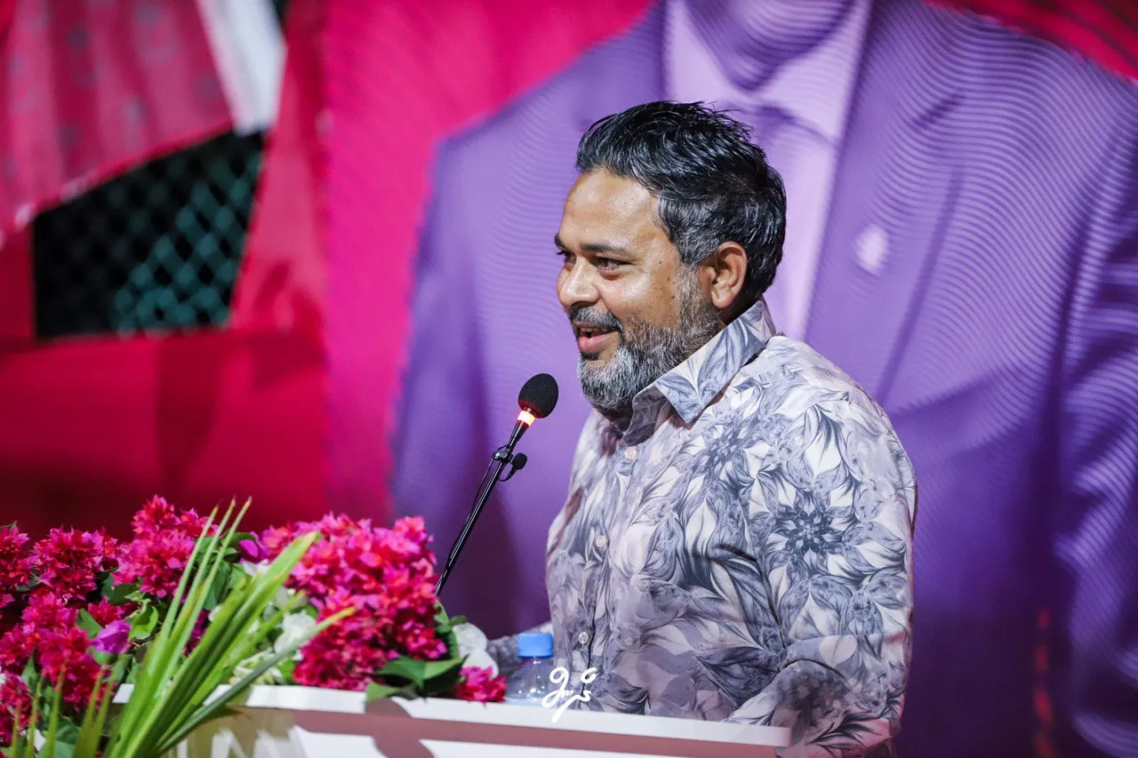 ރައީސް ޞާލިހު މިވީ "ފިލި އިބޫ"އަށް: ޝިޔާމް