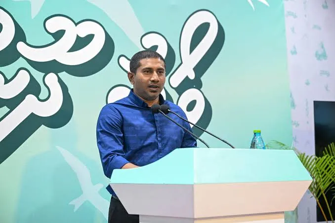 ގައުމު ވިއްކާނުލައި، ބިލިއަން ޑޮލަރުގެ މަޝްރޫއެއް ކުރިއަށް ގެންދިއުމުން އެތަށް ފައިދާއެއް ވާނެ: މަހުލޫފް