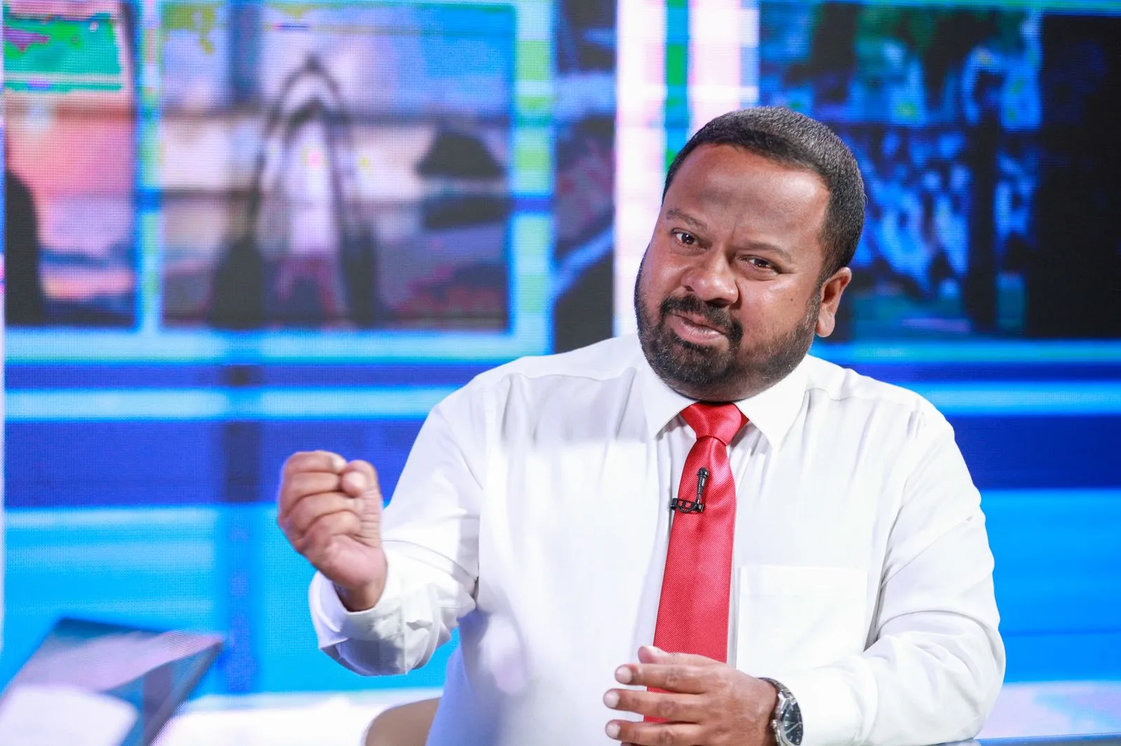 މުންދު ރައީސް ނަޝީދަށް: ލޯނު ދައްކައިފިން، ކާބޯތަކެތި ގެނައުމަށް ދައްޗެއް ނުވާނެ