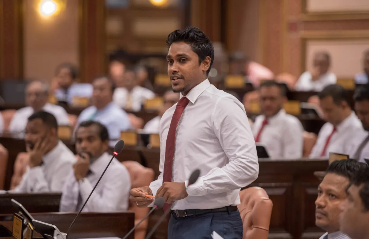 މެންބަރު ހައިތަމް އެމްޑީޕީން ވަކިވެވަޑައިގެންފި!