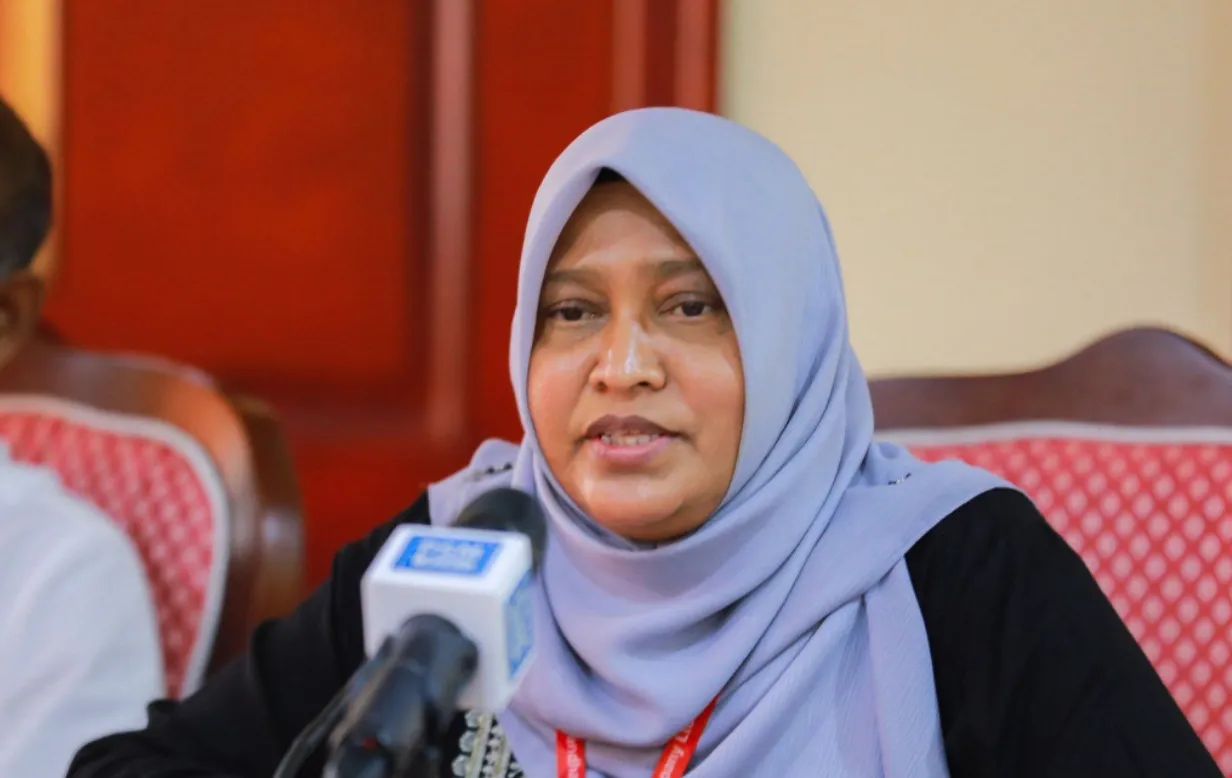 އާސަންދަގެ ސީއީއޯ ޒީނިޔާ