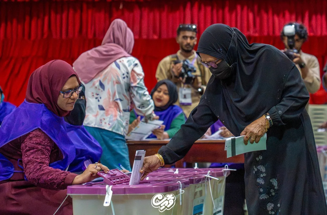 ވޯޓުލުމުގެ ވަގުތު 5:00 އަށް އިތުރުކޮށްފި