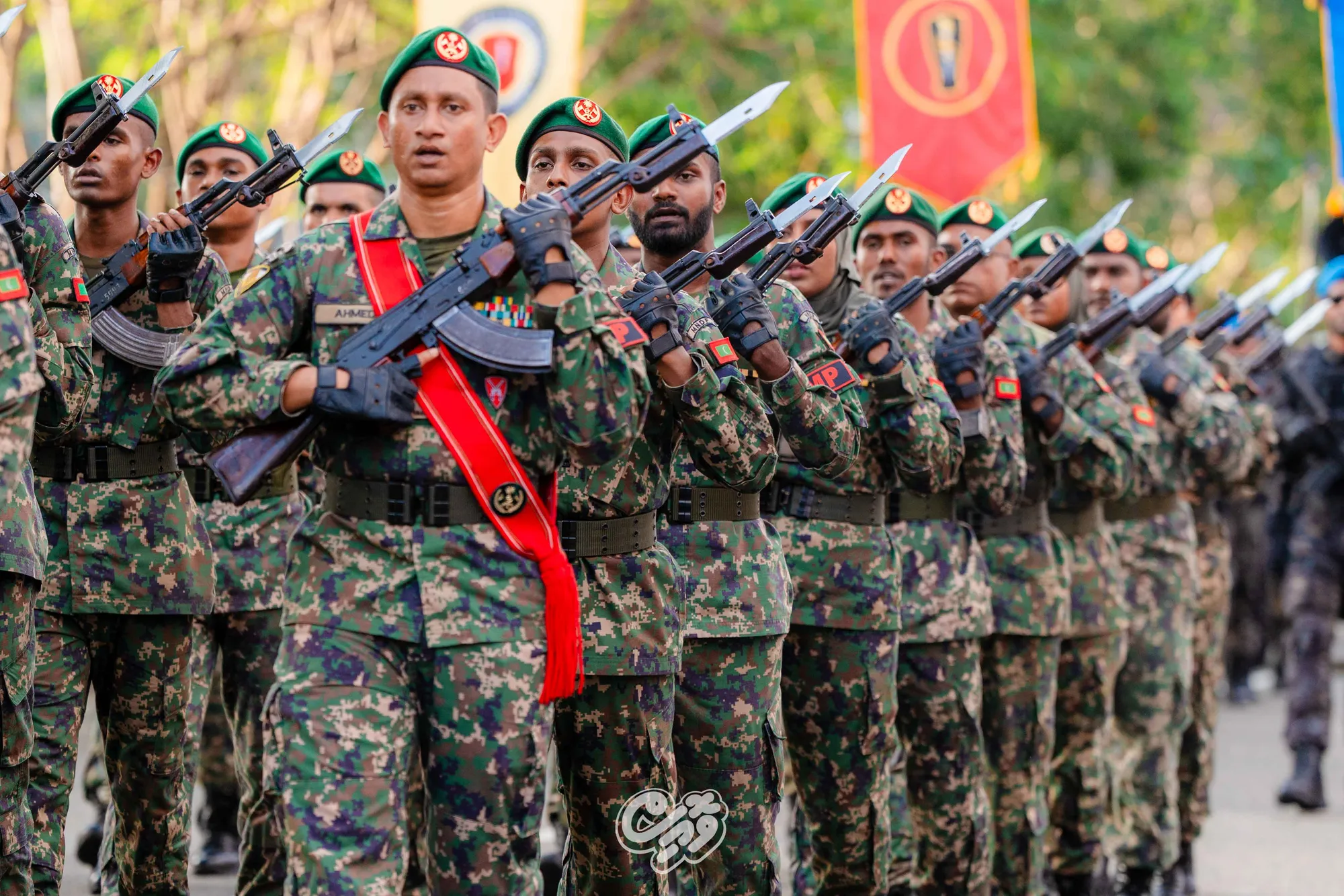 ޤައުމީ ދިފާއީ ބާރުގެ ހިނގާލުމެއް -- ވޮއިސް ފޮޓޯ