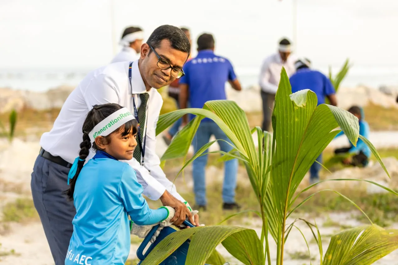 ގަސް އިންދުމުގެ ޕްރޮގްރާމް ފެށުން: ފޮޓޯ/ ސްޓެލްކޯ