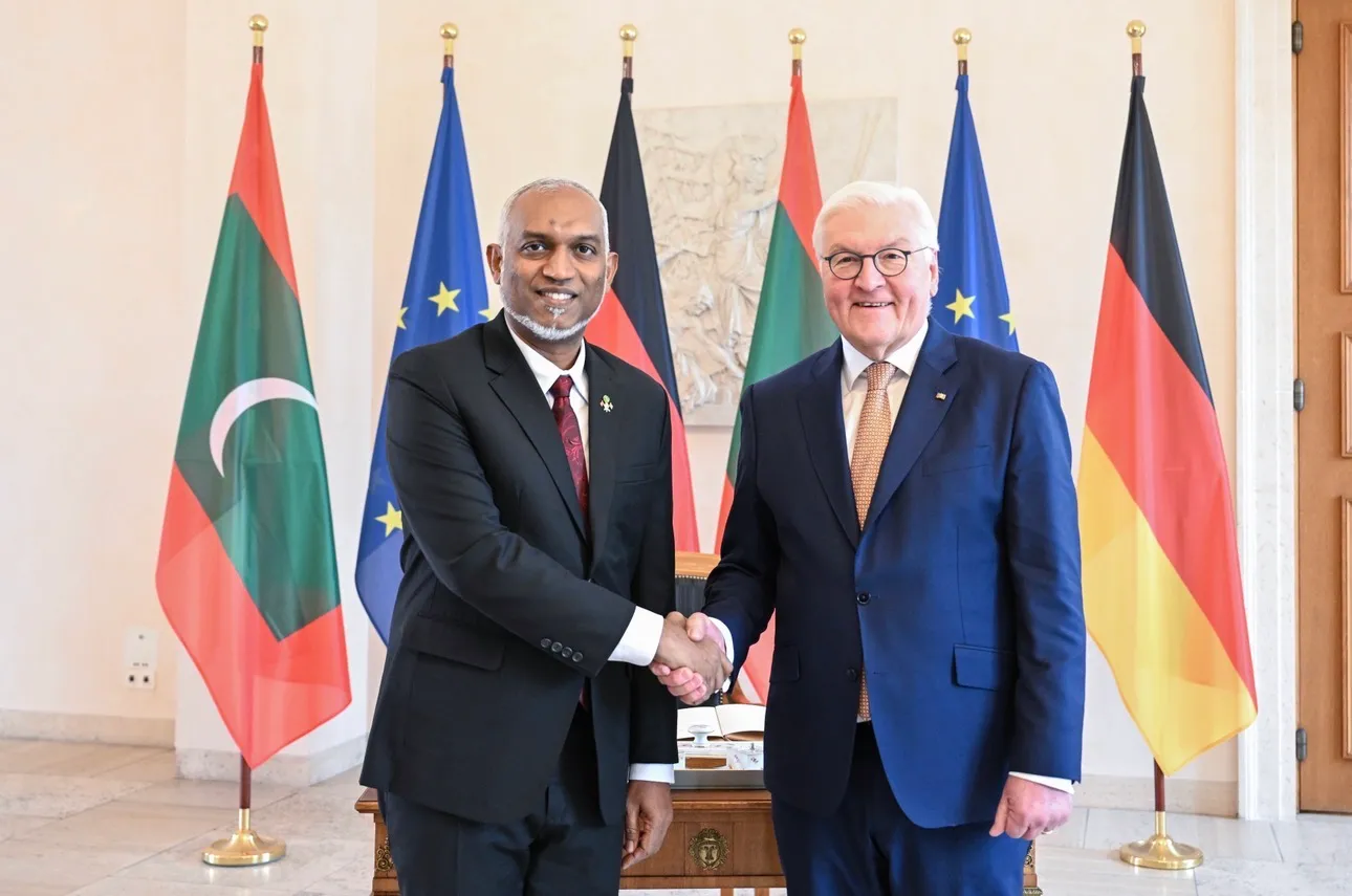 ރައީސް މުޢިއްޒު ޖަރުމަނުގެ ރައީސްއާ ބައްދަލުކުރައްވަނީ: ފޮޓޯ/ ރައީސް އޮފީސް