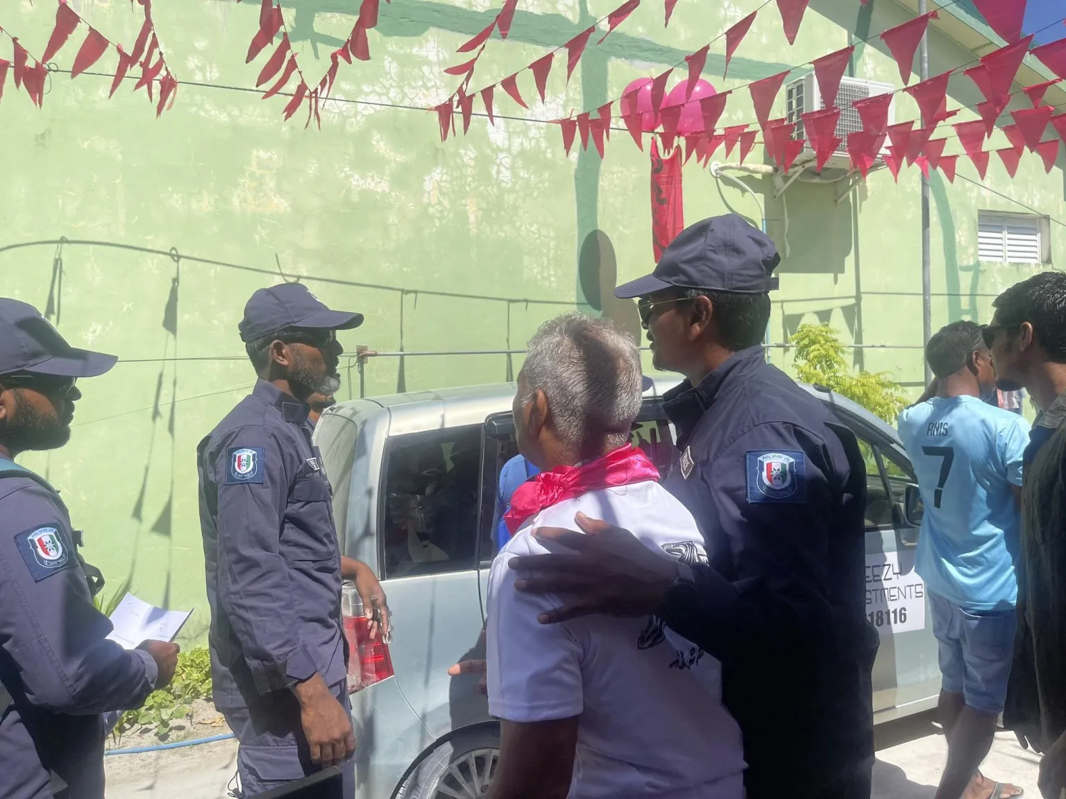 ރައީސް ޞާލިޙް ތުޅާދުއަށް ވަޑައިގަތުމުގެ ކުރިން އިދިކޮޅު އެކްޓިވިސްޓުން ފުލުހުންގެ ބެލުމުގެދަށަށް