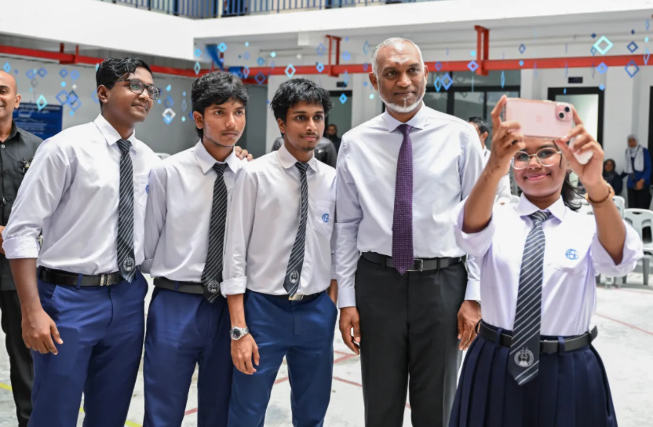 ރައީސް މުޢިއްޒު ސީއެޗްއެސްސީއަށް ވަޑައިގެންނެވުން: ފޮޓޯ/ ރައީސް އޮފީސް