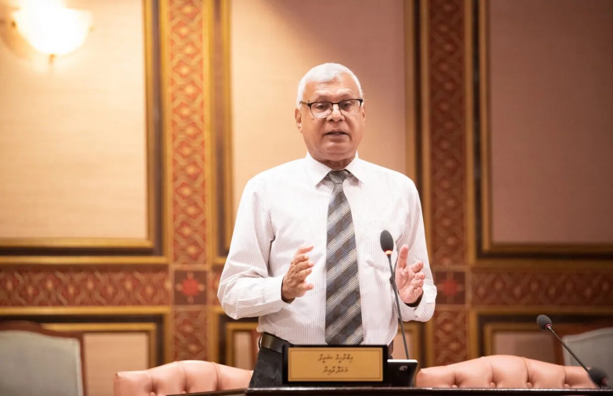 އީވާ އާއި ރައީސް ނަޝީދުގެ މައްސަލަ ނިމެންދެން މަޖިލީހުގެ ދައުރު ދަންމާލަން އެދިއްޖެ!