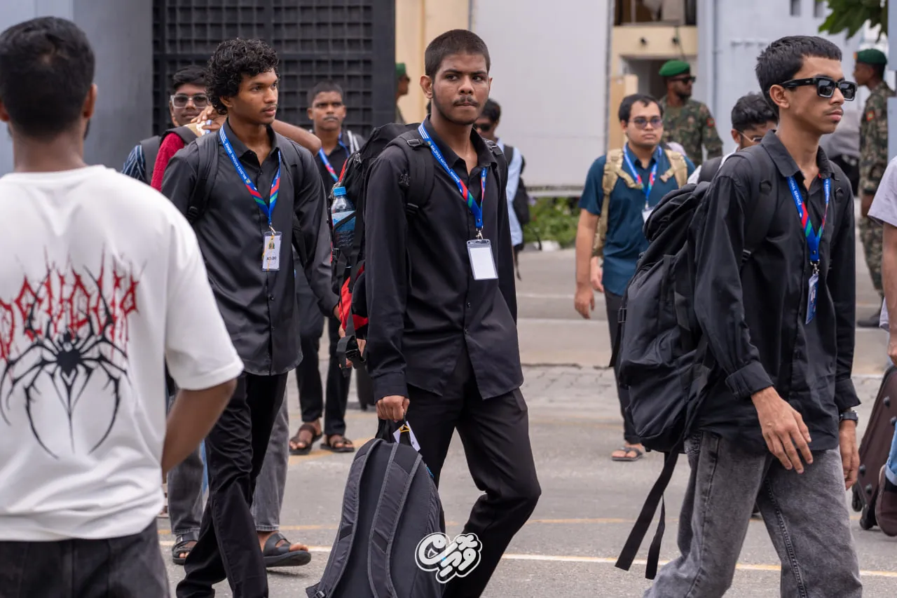 ދިވެހި ވަޠަނީ ޚިދުމަތުގެ 4 ވަނަ ބެޗްގެ ދަރިވަރުން، އަސާސީ ތަމްރީންތަކަށް ފުރުން