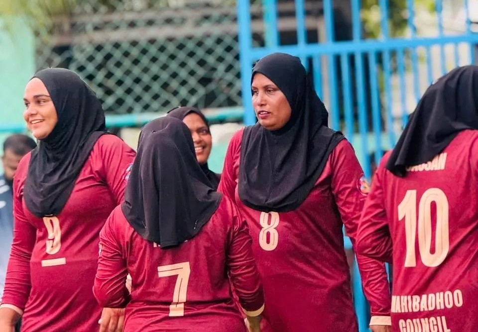ސްޓެލްކޯ މަހިބަދޫ އިންޓަ އޮފީސް ވޮލީ މުބާރާތް: ސީދާ ތިން ސެޓުން ވައިކިންގްސް ބަލިކޮށް ވޮރިއާޒް ފައިނަލަށް