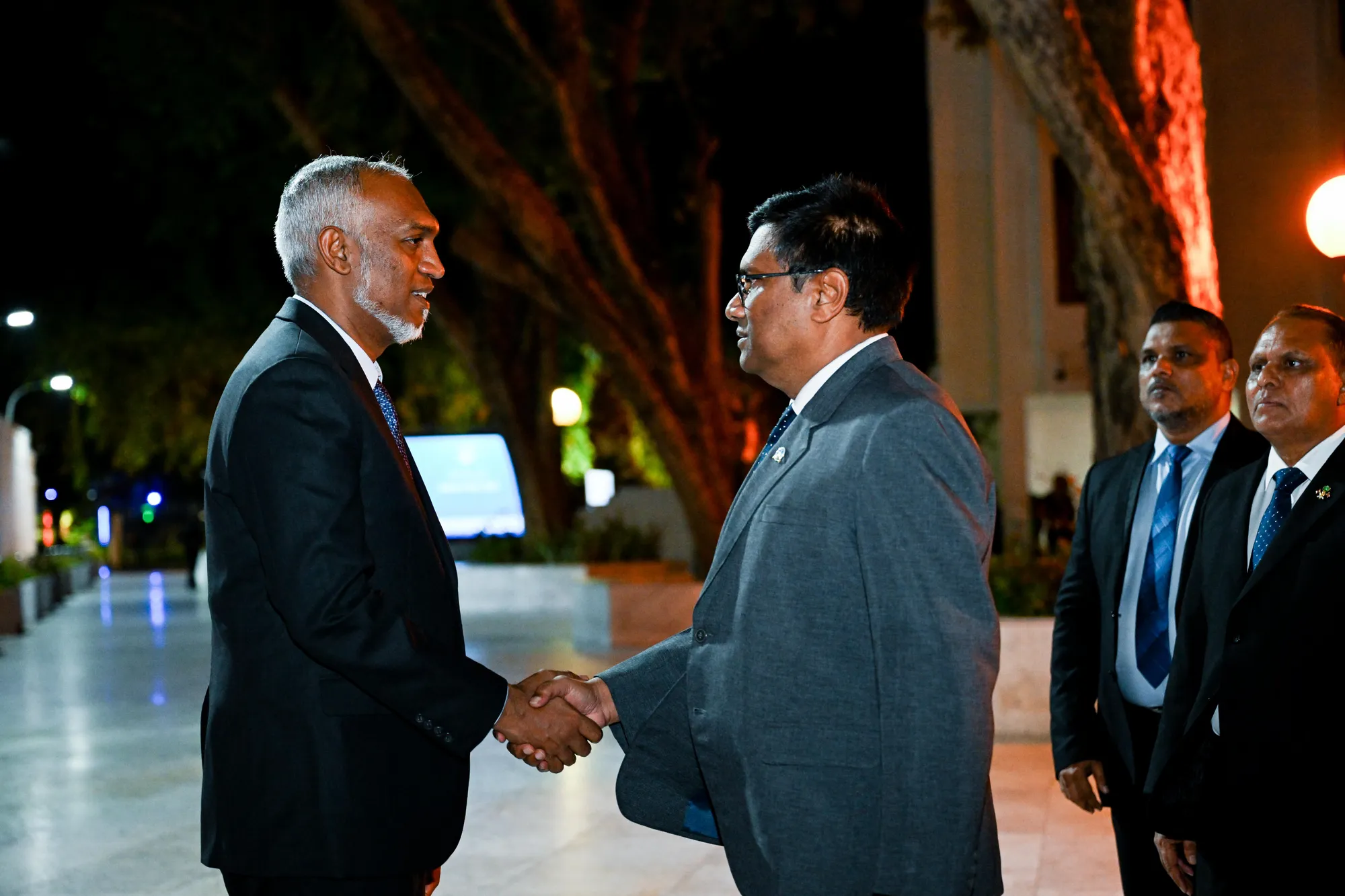ރައީސް މުއިއްޒު އަދި އުއްތަމަފަނޑިޔާރު