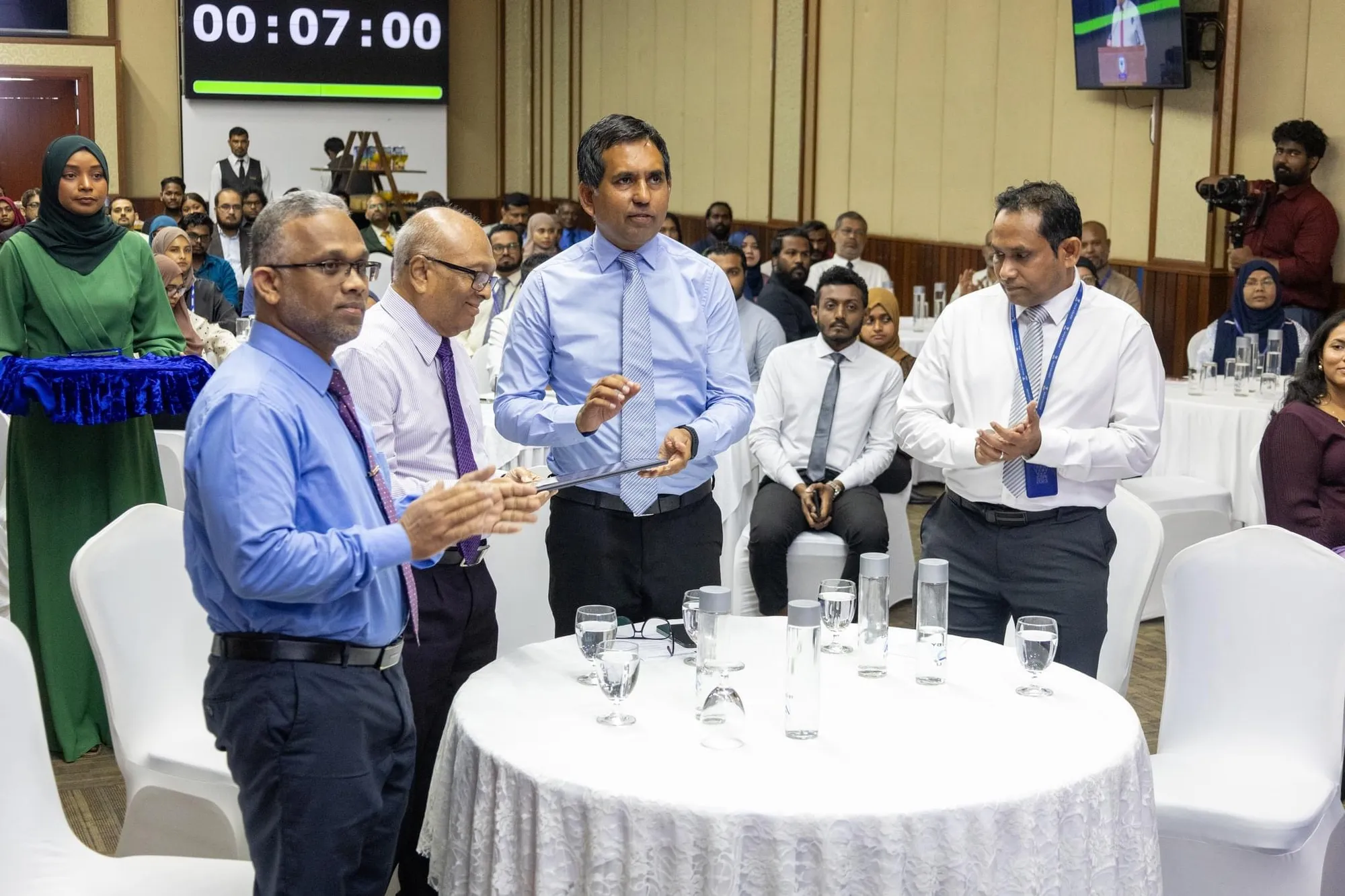 ވިލާ ކޮލެޖުގެ ފެކަލްޓީ އޮފް ބިޒްނަސް މެނޭޖުމަންޓްގެ ނަން ޤާސިމް އިބްރާހިމް ސްކޫލް އޮފް ބިޒްނަސްއަށް ބަދަލުކޮށްފި